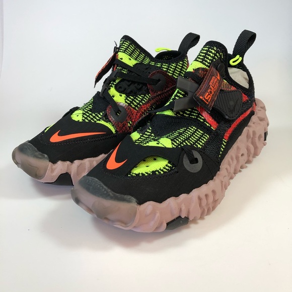 nike overreact flyknit ispa black crimson & volt